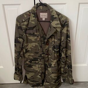 Banana Republic women Olive Camouflage Field Jacket